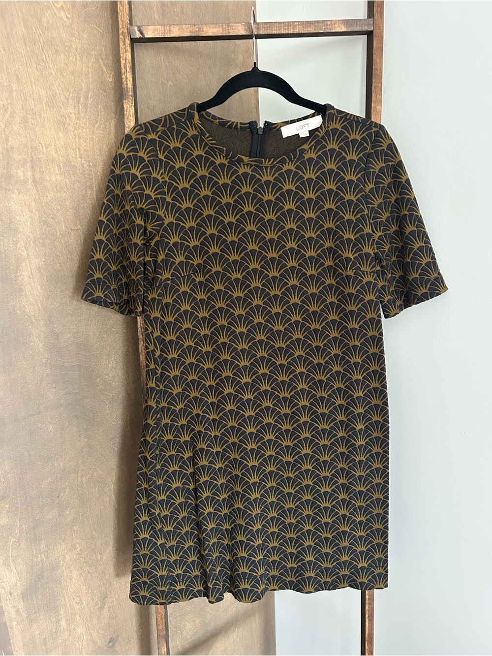 LOFT Black and Gold Fan-Pattern Short Sleeve Dress